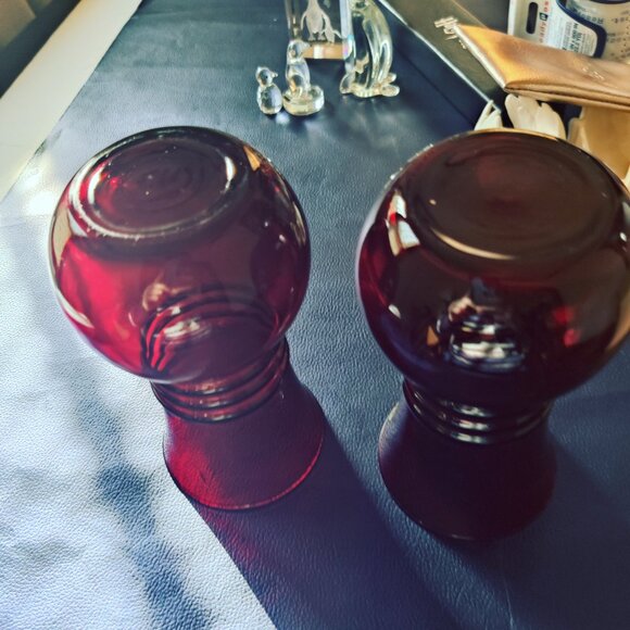 Royal Ruby Vintage Vases by Anchor Hocking c1930-1960 Gorgeous pair for Holidays - Picture 6 of 10